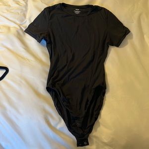 Skims tee shirt body suit